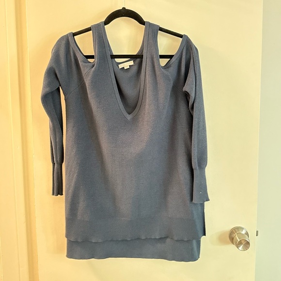 Blue Ribbed Knit Sweater - Picture 2 of 4